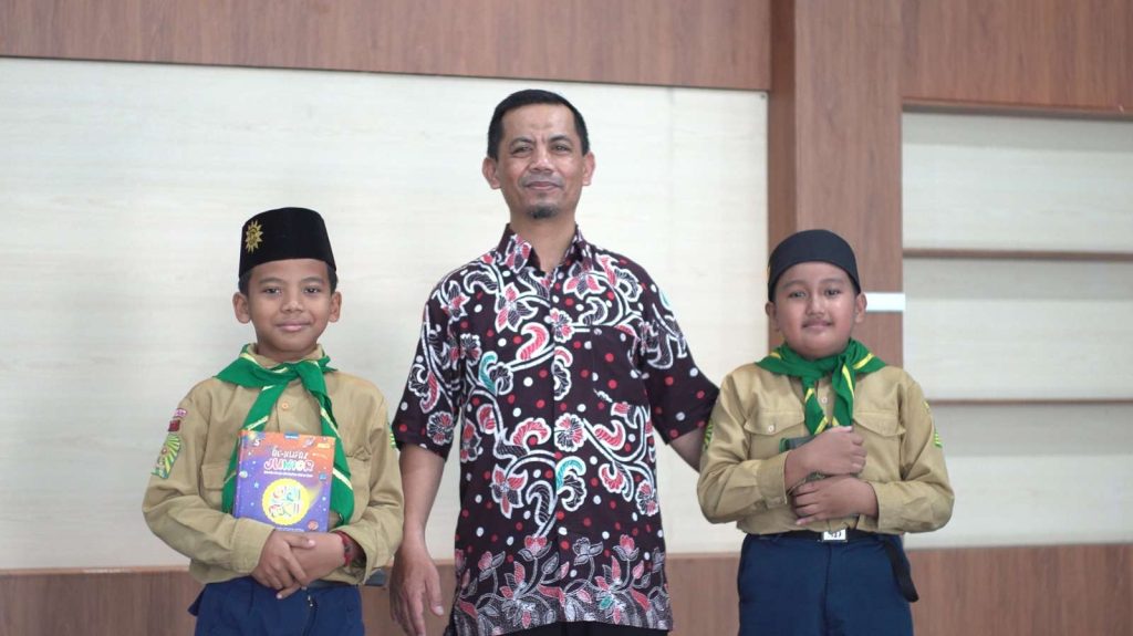 Membangun Karakter, Mengukir Prestasi sdmutukawi